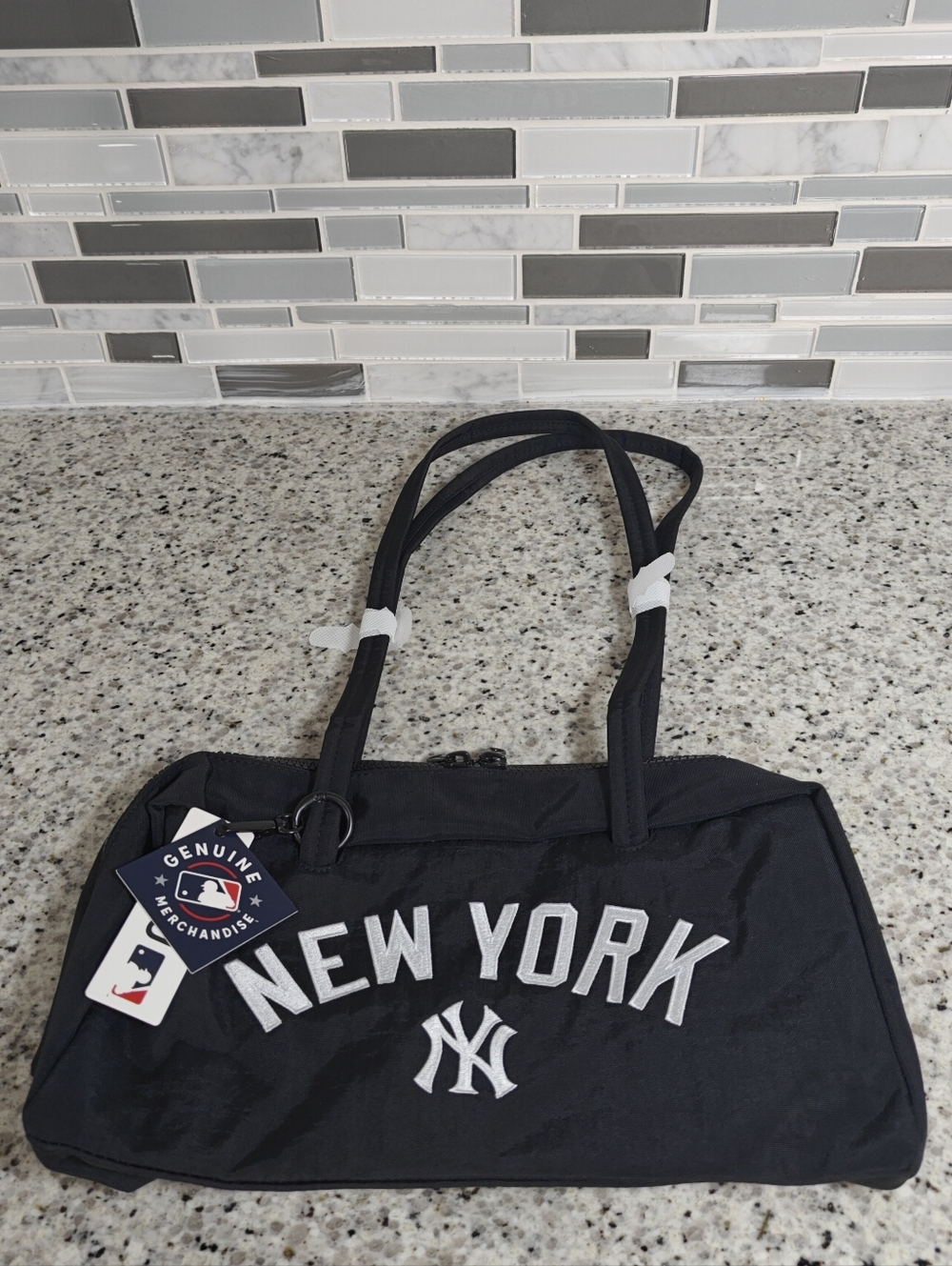 Baggu Nylon Bowler Bag (New York Yankees )